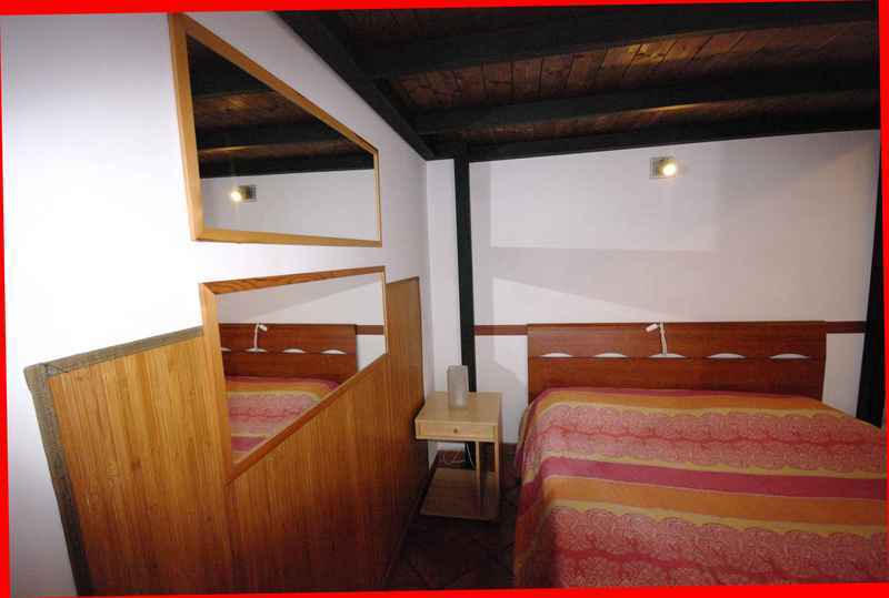 Aabacus Pyramid House Rome
